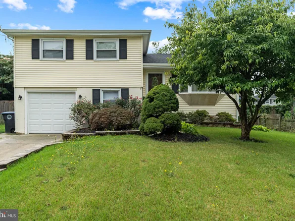 2042 S Winthrop Ave, Clementon, NJ 08021