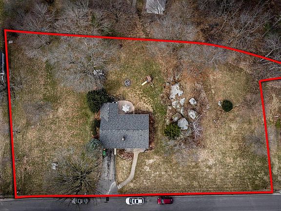 4th image of 114 Vernon STREET