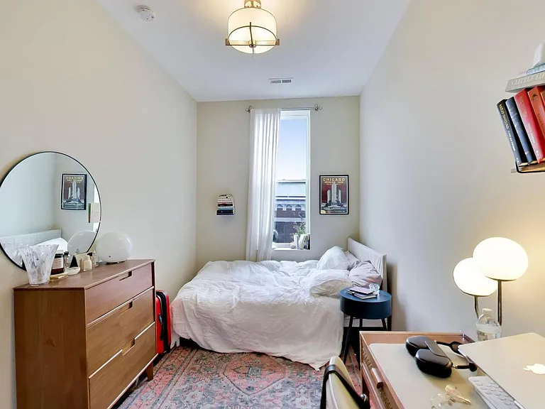 1418 W 18th St #3 — Photo 8