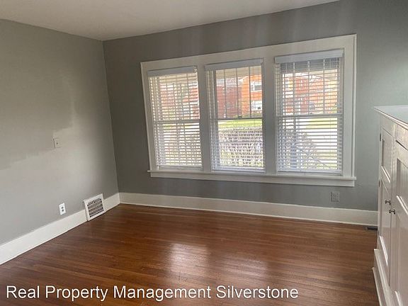 3rd image of 203 Catalpa Dr