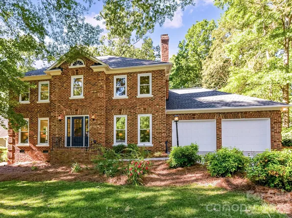 9912 Hanover Hollow Dr, Charlotte, NC 28210