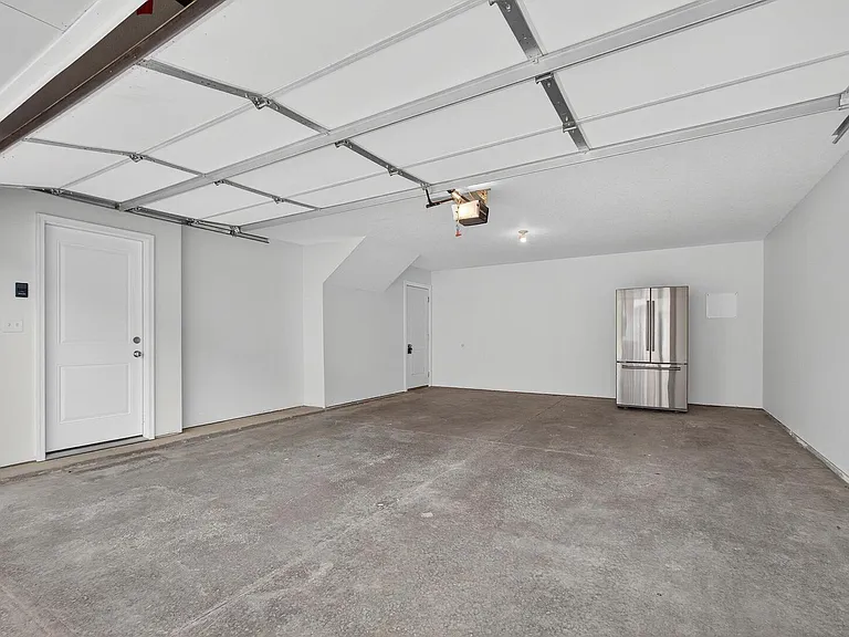 4833 Lauren Ln — Photo 28