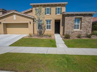 2288 E Prestwick Ave, Fresno, CA