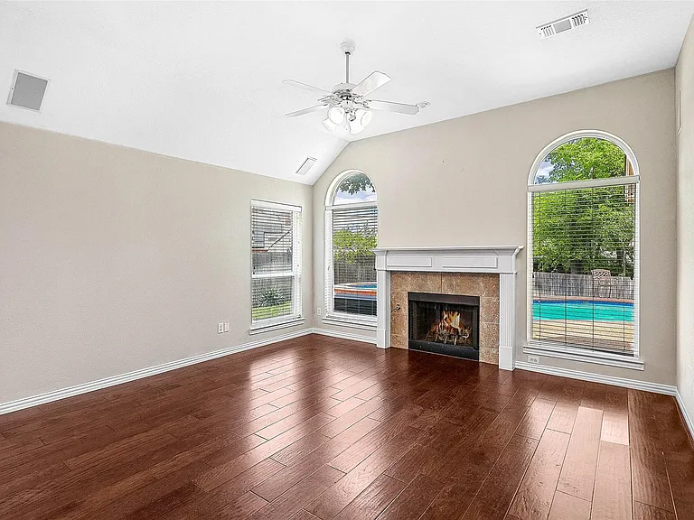 3929 Autumn Ln — Photo 11