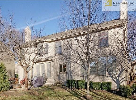 3rd image of 9017 W 148th St