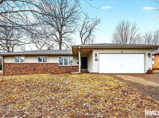 1823 Highwood Ave, Pekin, IL
