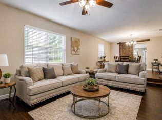 584 Elm St, Prairie View, TX 77484