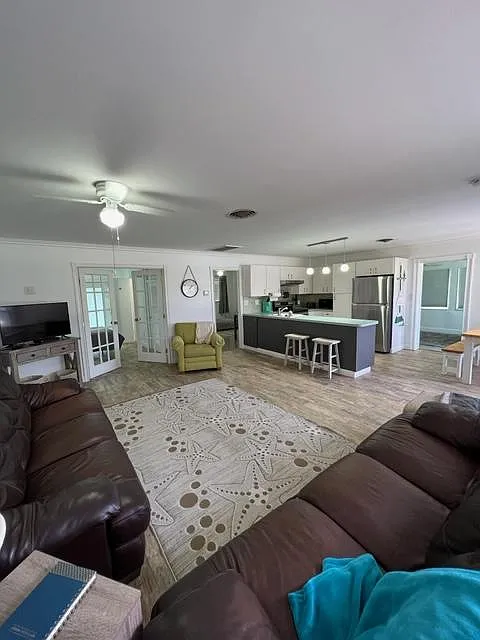 3 bed, 1124 sqft, $2,800 — Photo 2