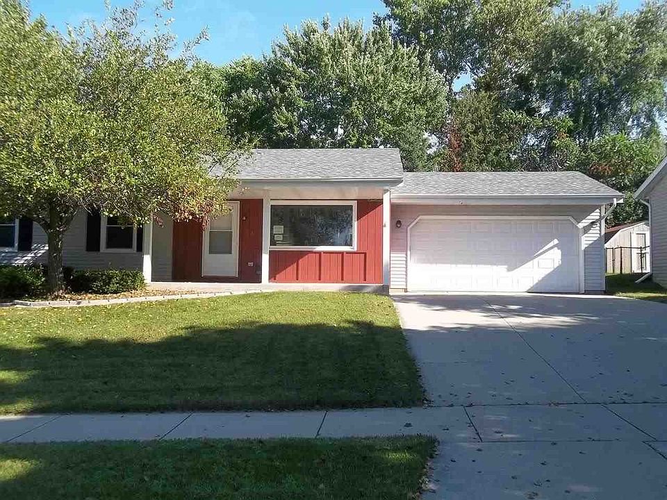 1st image of 1610 Larkspur Ln
