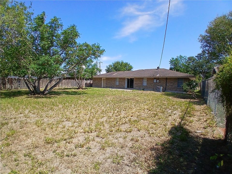 2nd image of 10745 Kingwood Dr #10745