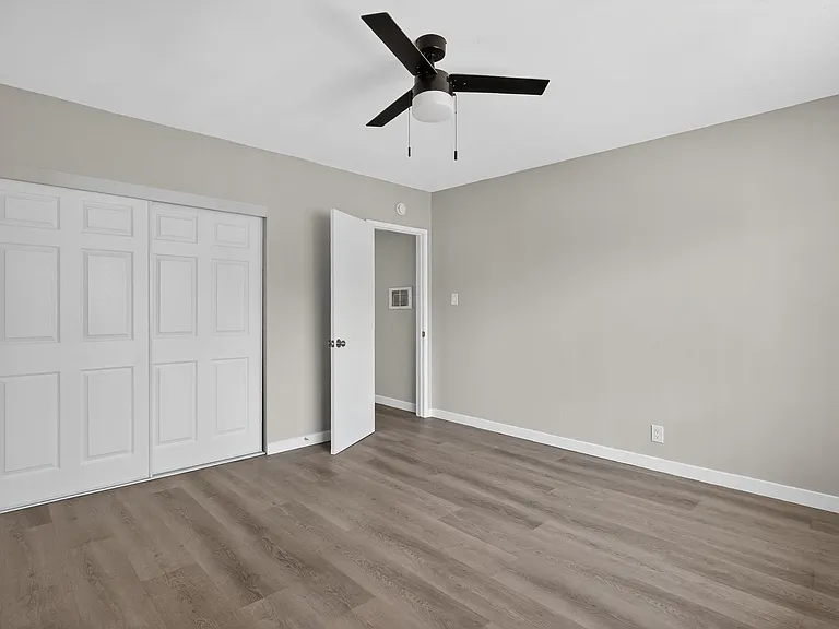 10442 Lampson Avenue — Photo 23