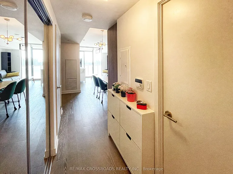11 Wellesley St W #4403 — Photo 3