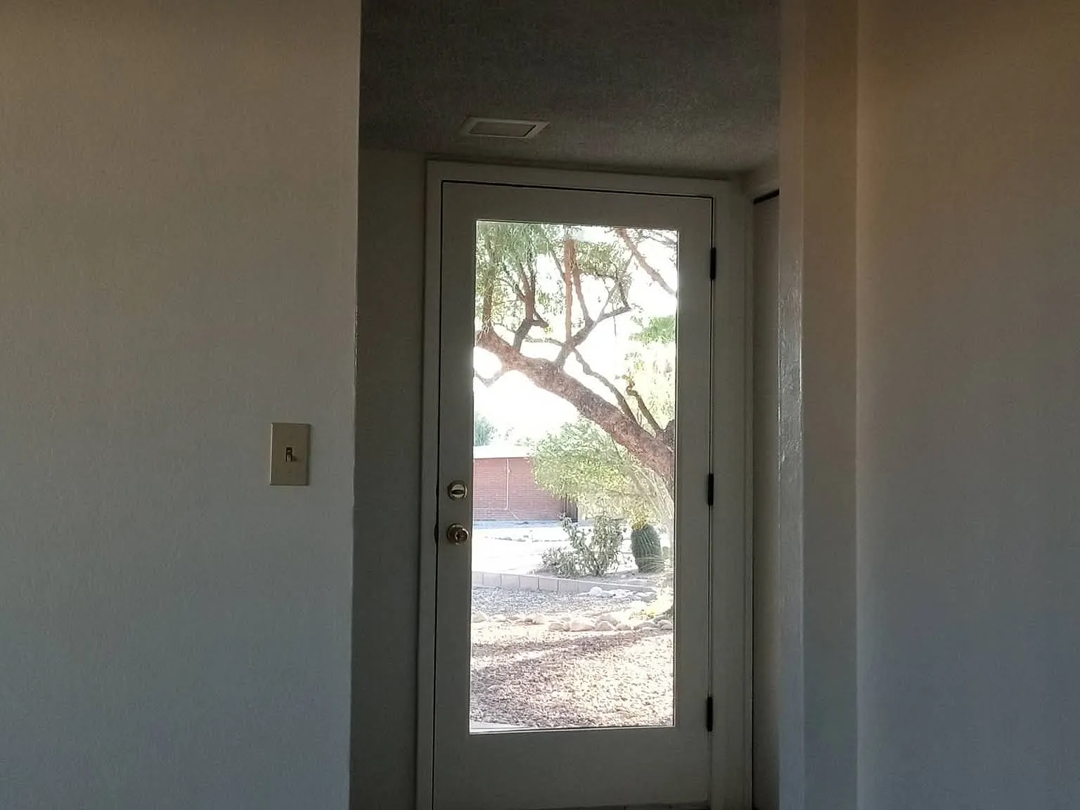 3 bed, 1181 sqft, $1,690 — Photo 2