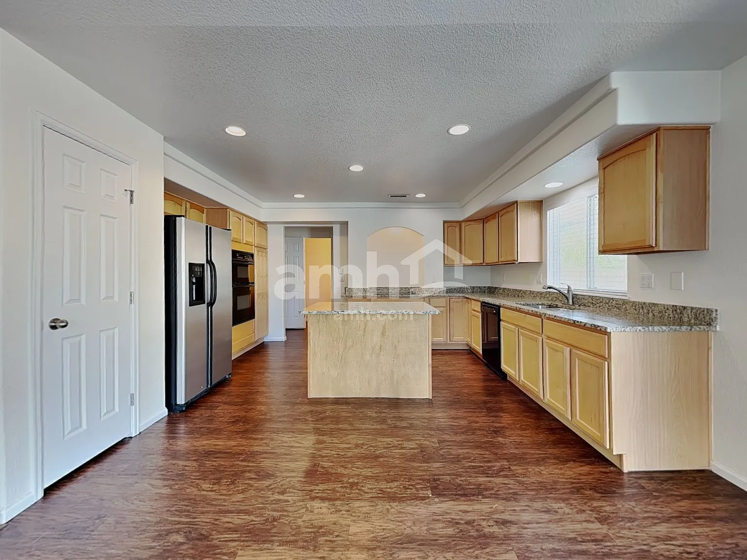 4 bed, 2.5 bath, 1858 sqft, $2,980 — Photo 3