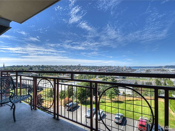 5th image of 320 32nd St #405