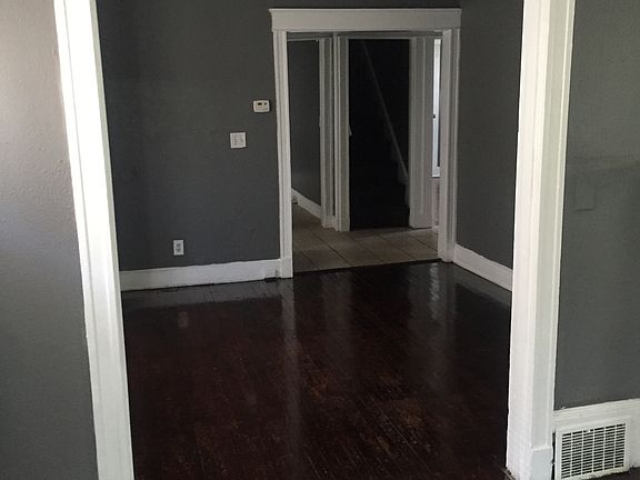 3rd image of 3631 Chestnut Ave