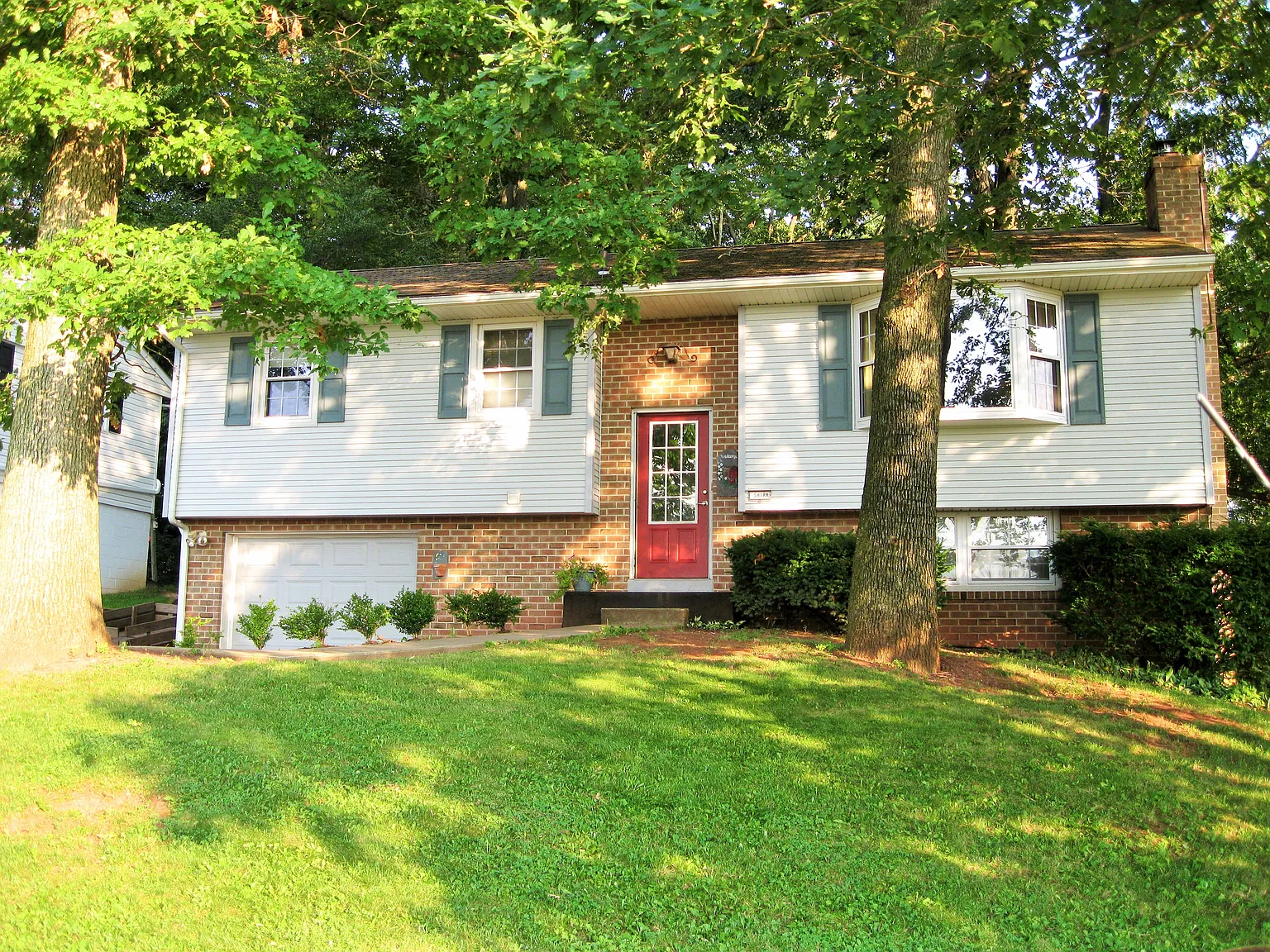 21 E Summit Dr photo 1