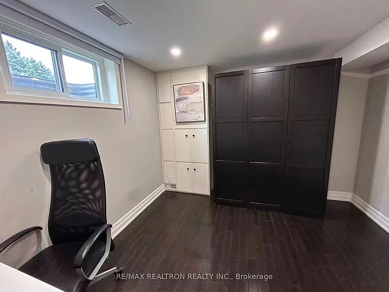 2 Lynedock Cres — Photo 26