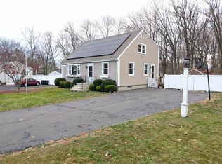 130 Putney Dr, West Haven, CT 06516