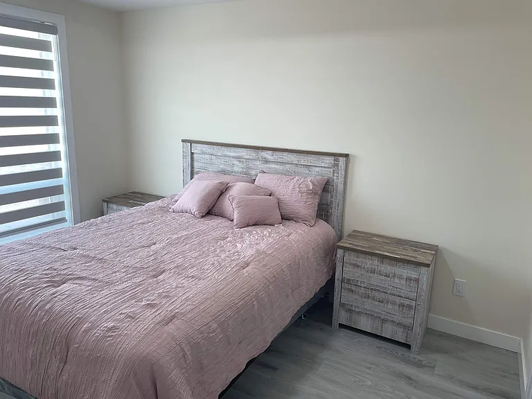 270 Peguis St — Photo 11
