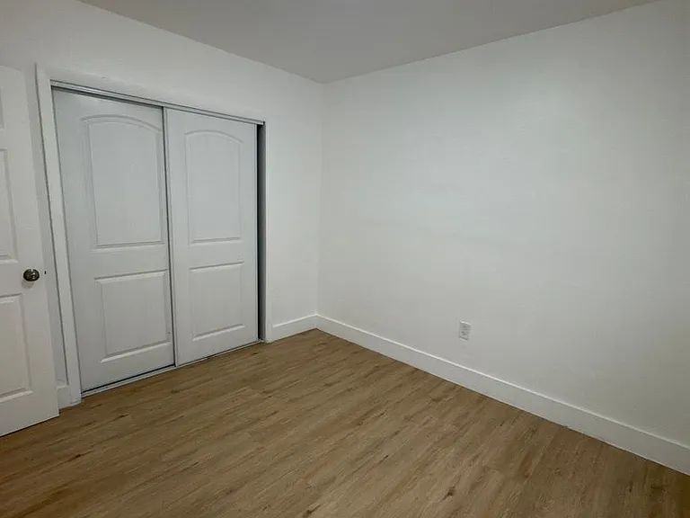 936 SW 4th St — Photo 10