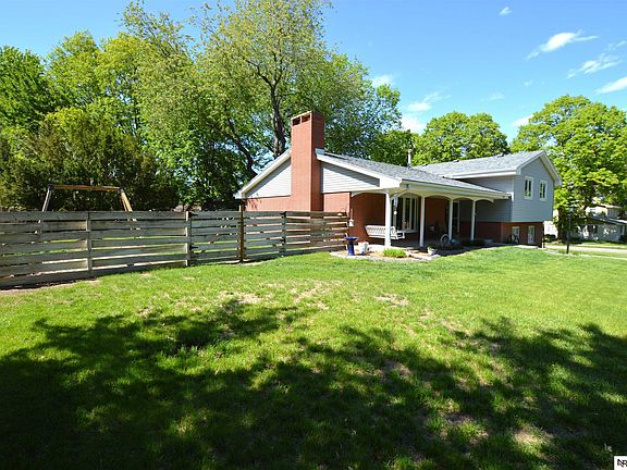 3rd image of 7440 Glenwood Cir