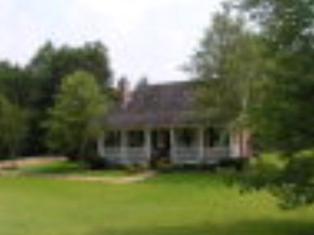 1st image of 104 Woodstock Dr