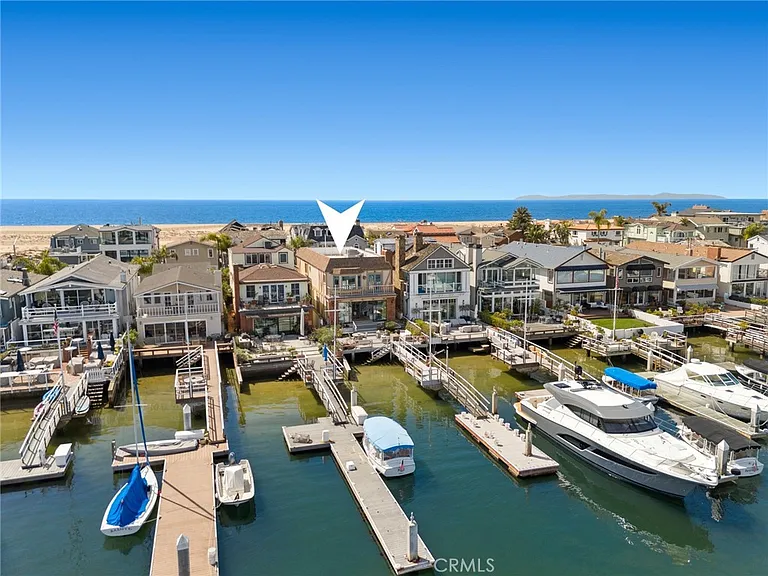 1214 E Balboa Blvd — Photo 1