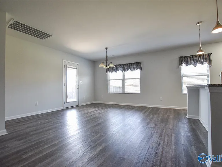 304 Fenrose Dr — Photo 9