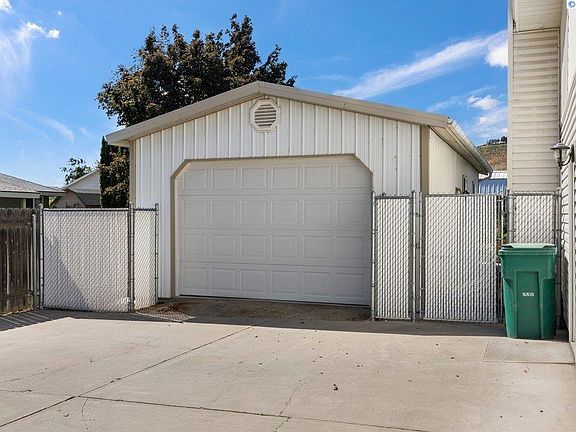 5th image of 6307 W 10th Pl