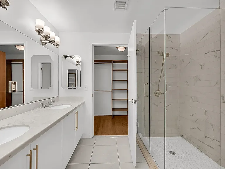 149 Essex St #4D — Photo 6