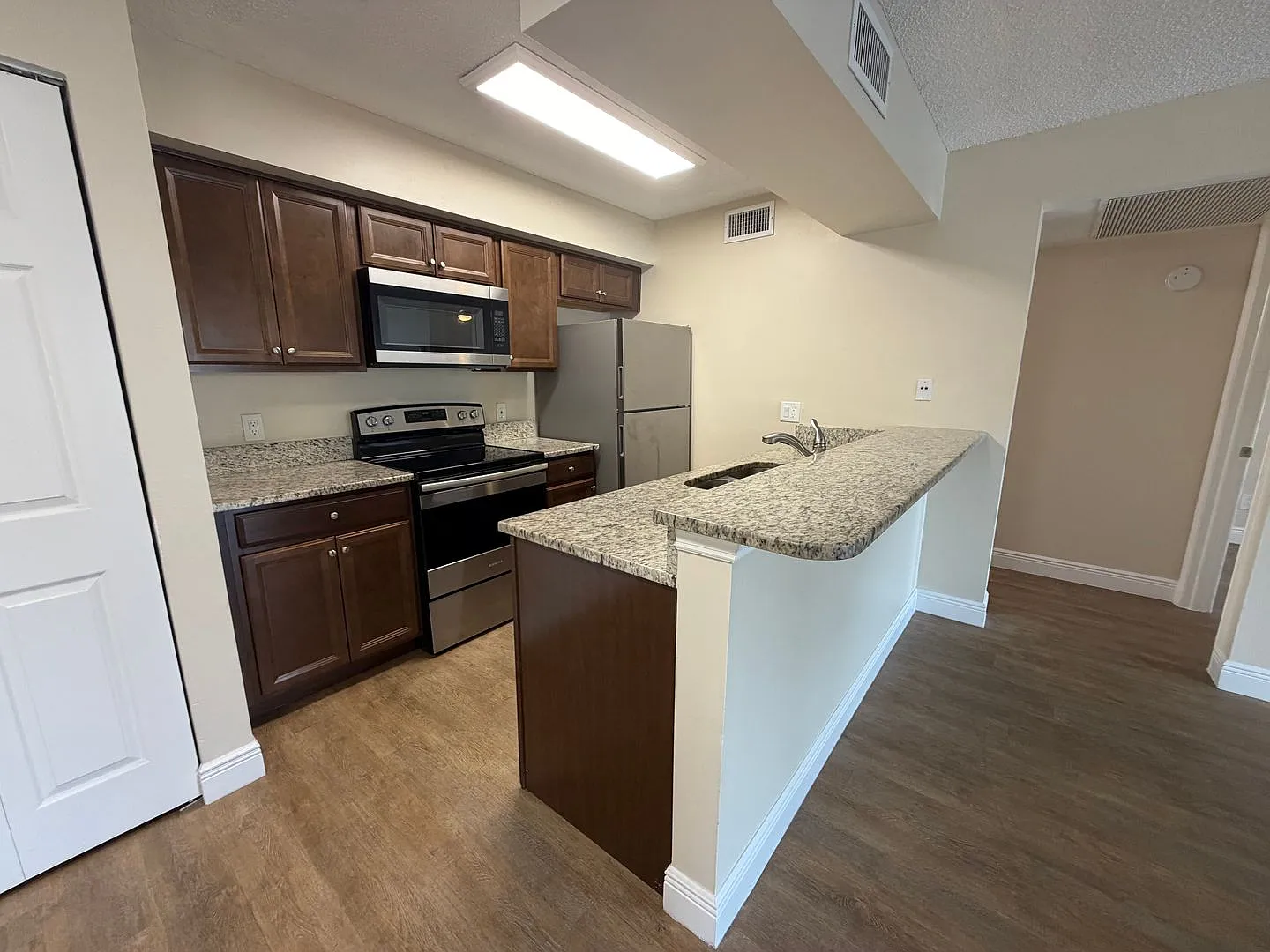 5321 Summerlin Rd — Photo 1