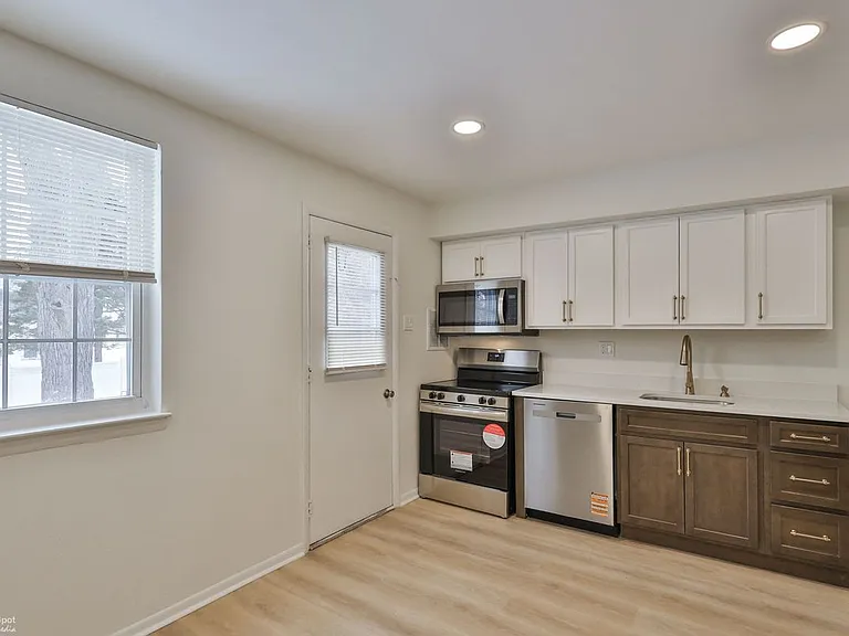 305 S Warminster Rd #B2 — Photo 22