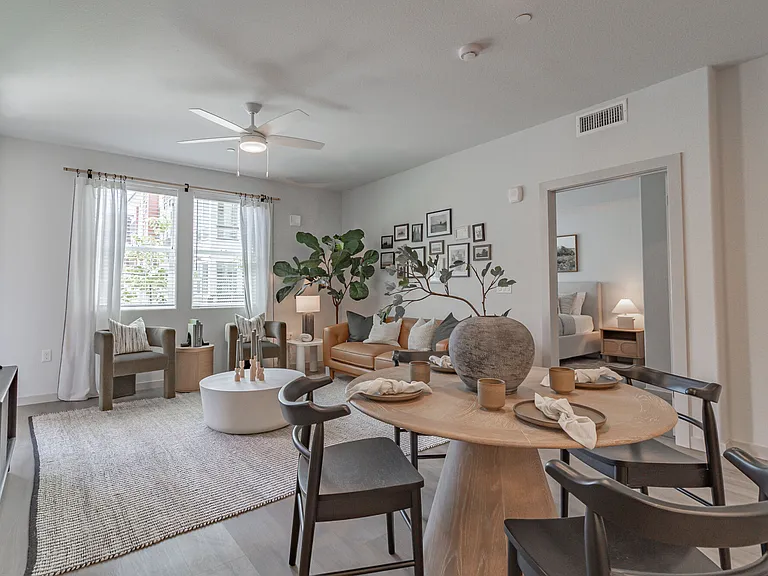 SOCO Apartments — Photo 7