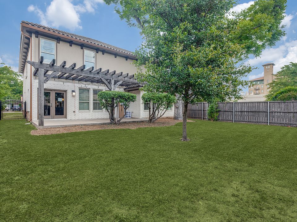 3121 Greene | 5 Bedroom Home walking distance to TCU | Backyard