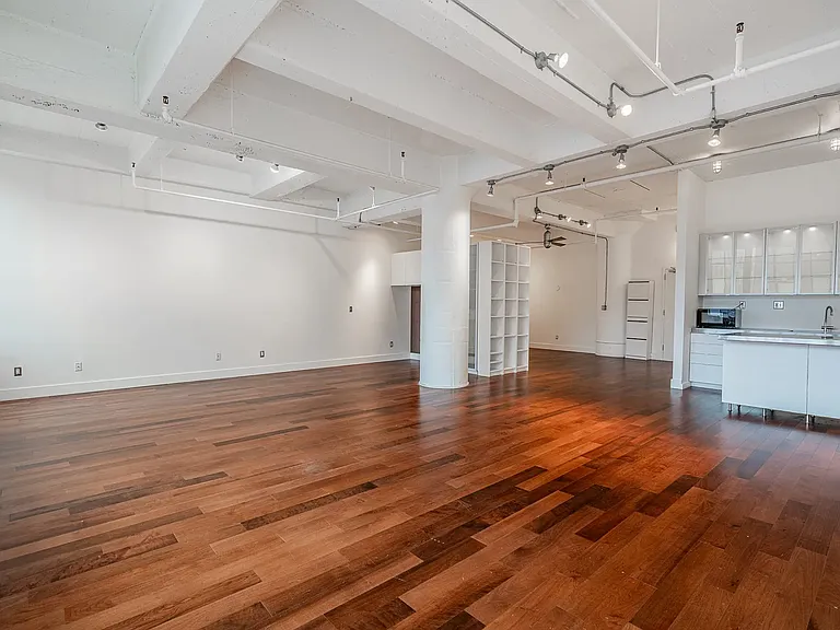 1314 NW Irving St #202 — Photo 6