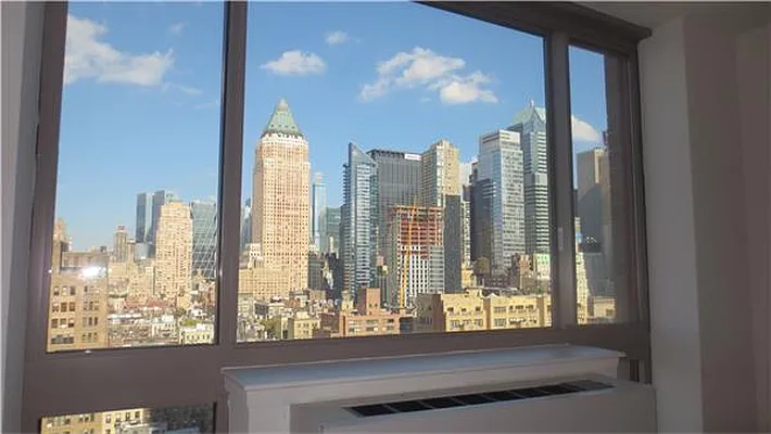 Rented by R New York | media 12