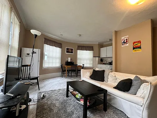 16 Braemore Rd #2 Photo 1