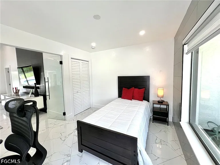 1919 Countess Ct — Photo 24