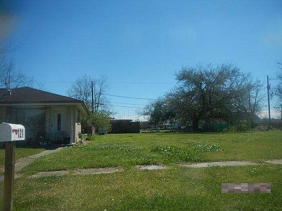2nd image of 121 Coney Dr