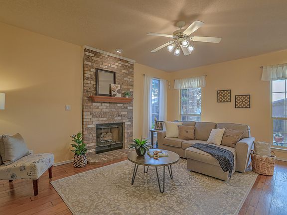 3rd image of 8305 Calle Soquelle NE