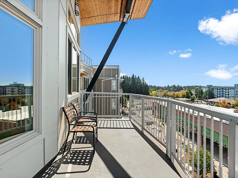 Latitude 47 — Photo 13