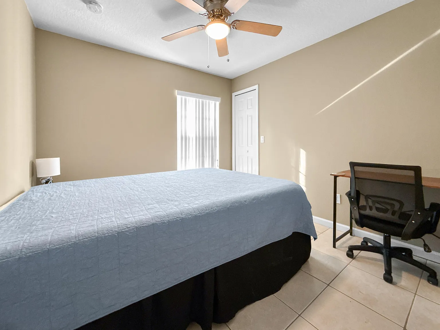 4 bed, 2.0 bath, 1608 sqft, $1,139 — Photo 1