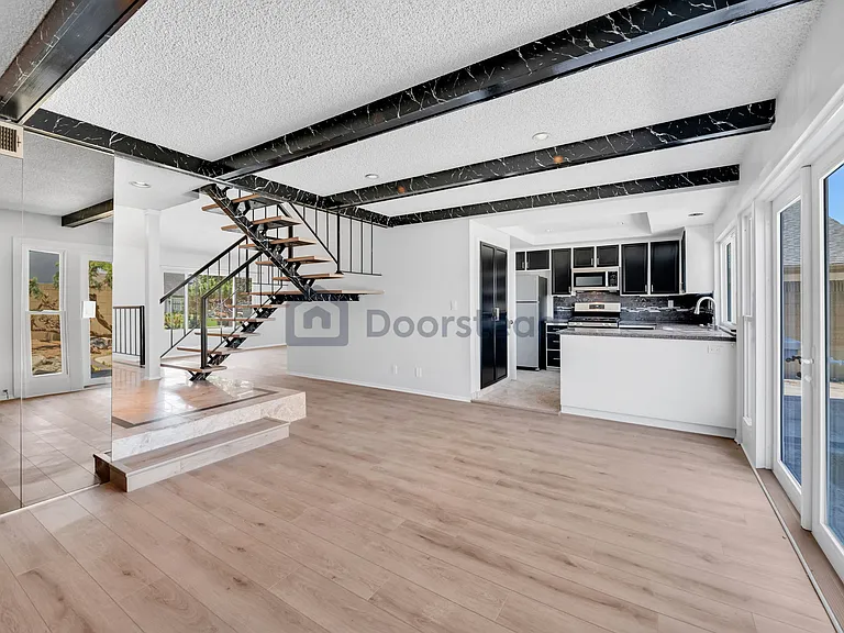 955 Fernrest Dr — Photo 8
