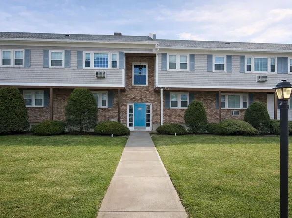 174 Upper County Road APT 2-2, Dennis Port, MA 02639