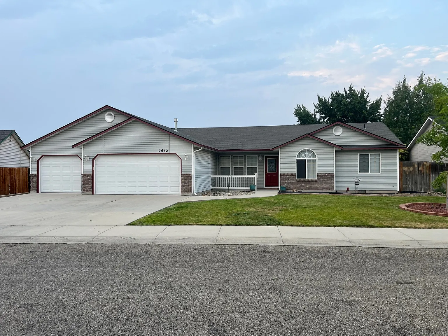 2632 W Carlton St — Photo 2