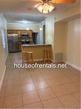 1st image of 304 E College St #1