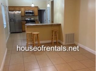 304 E College St #1, Carbondale, IL 62901