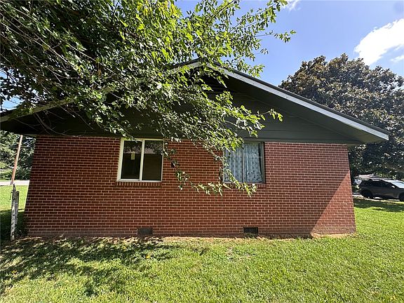 5th image of 708 Lawndale Dr