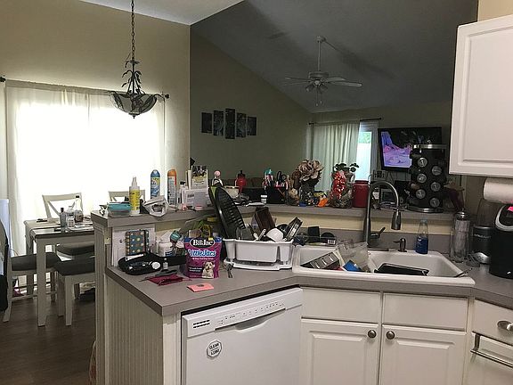 3rd image of 23128 Dover Dr